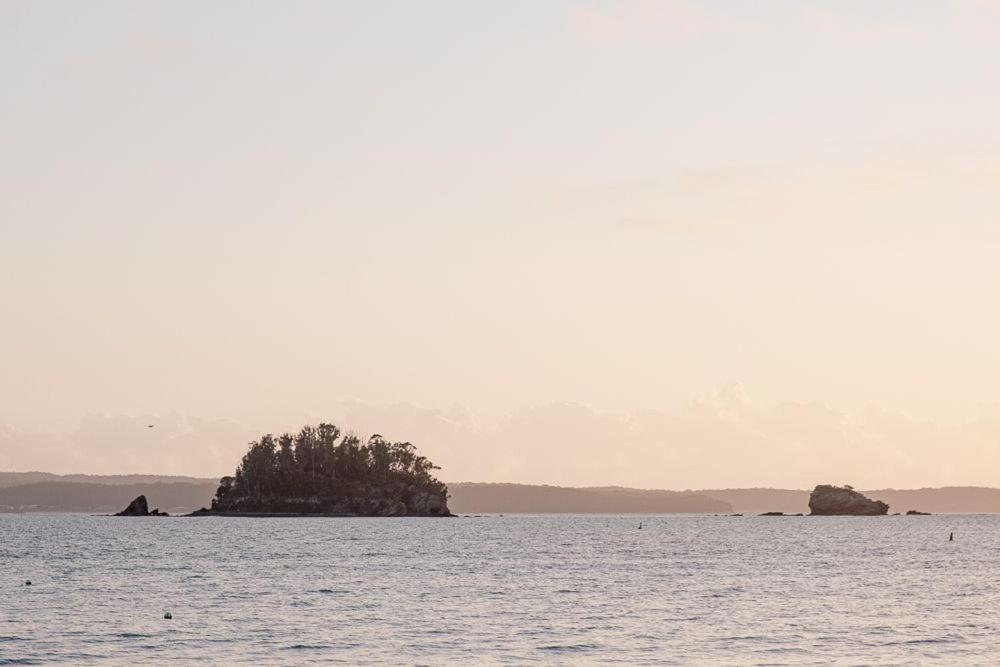 Hotel The Isla à Batemans Bay Extérieur photo