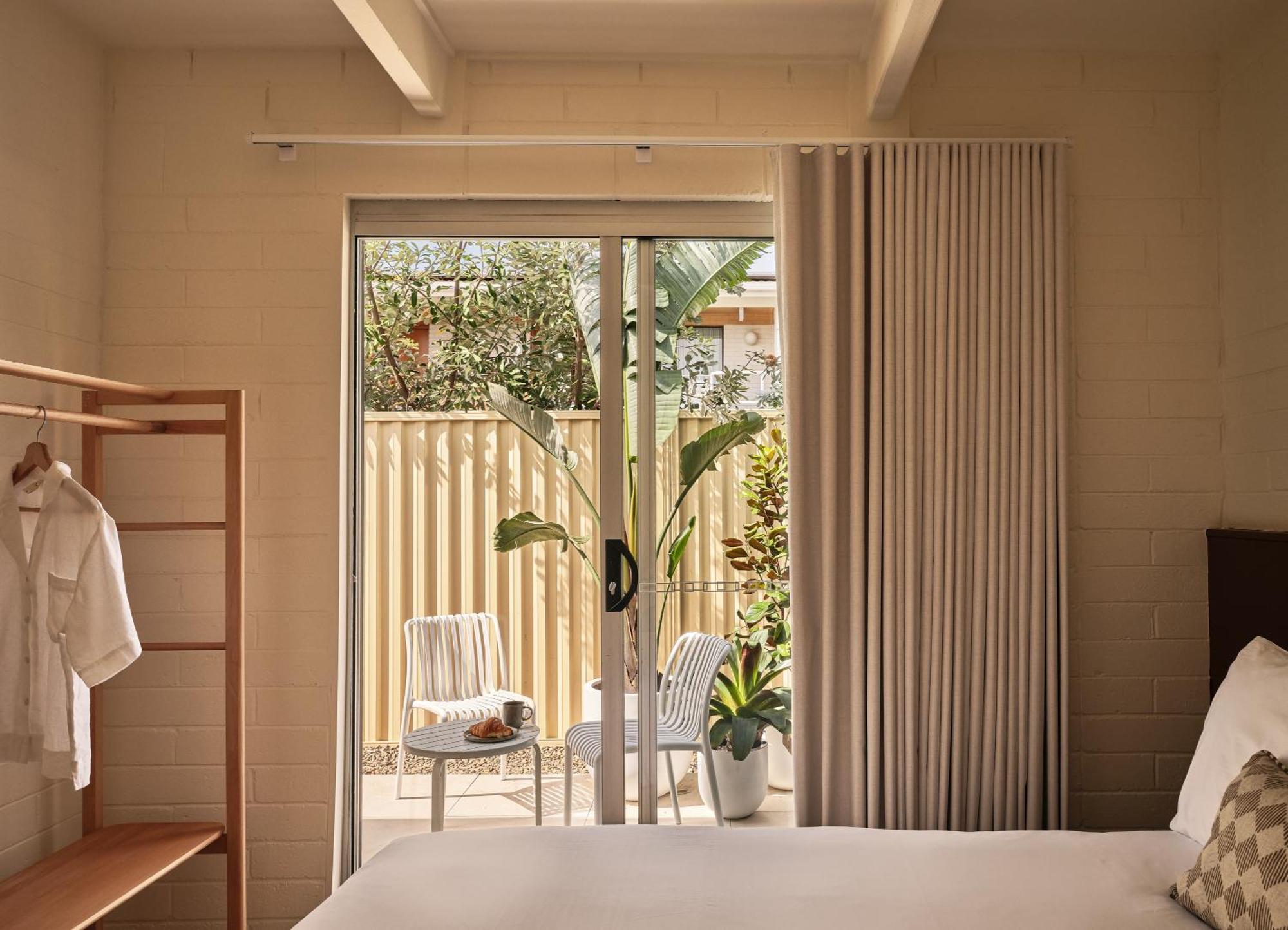 Hotel The Isla à Batemans Bay Extérieur photo